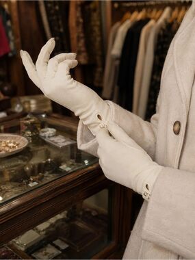 Vintage 1950s Hansen Complexion Cream Ivory Pearl Button Dress Gloves Bridal 7